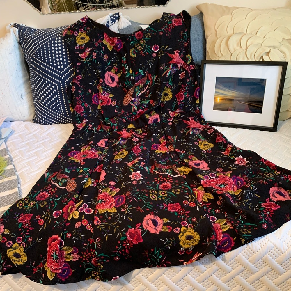 Sleeveless floral dress